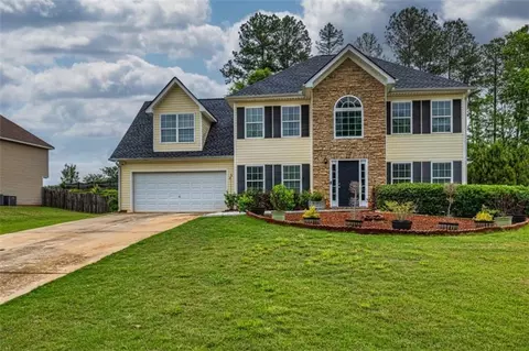 1005 Bluecoat Cir, Hampton, GA 30228