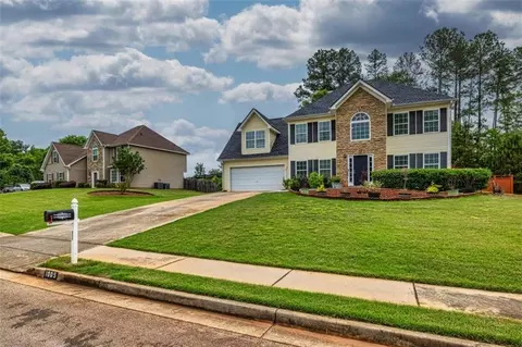 1005 Bluecoat Cir, Hampton, GA 30228 photo 2