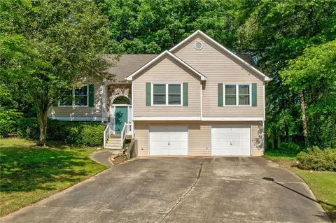3805 Cool Springs Pt, Loganville, GA 30052