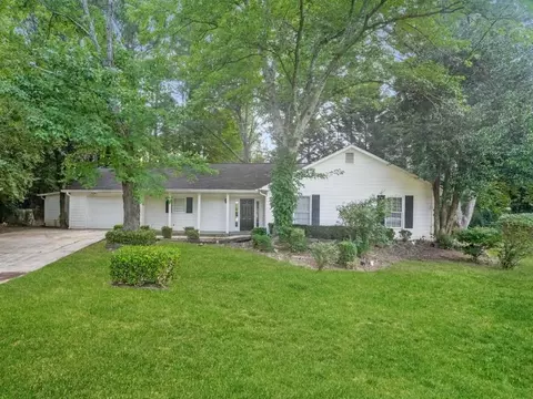 190 Supreme Ct, Lawrenceville, GA 30046