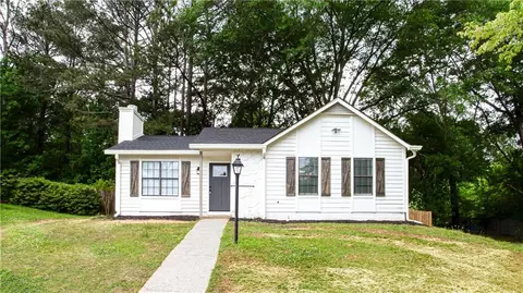 1096 Mainstreet Valley Dr, Stone Mountain, GA 30088