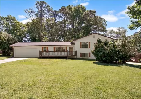3166 Shelia Robin Trl, Marietta, GA 30066