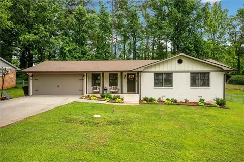 2418 Thrasher Rd, Buford, GA 30519