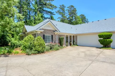 2101 Arbor Oaks Dr #8, Marietta, GA 30062