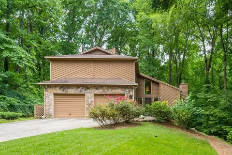 1823 Bromley Way NE, Roswell, GA 30075