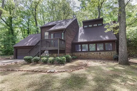5135 Post Road Ter, Stone Mountain, GA 30088