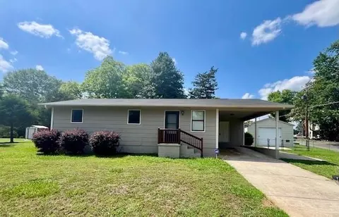 5817 Maiden Ln, Lula, GA 30554