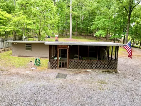 12 Swallow Dr, White, GA 30184