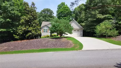 268 Woodcrest Dr, Clarkesville, GA 30523