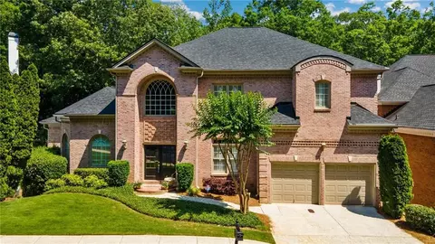 2085 River Falls Dr, Roswell, GA 30076
