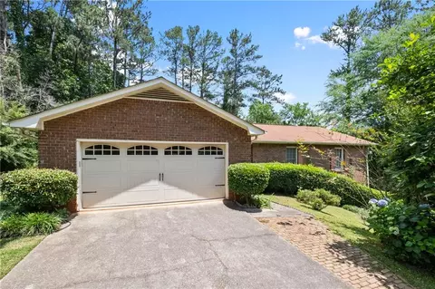 140 Nina Celeste Ln, Fayetteville, GA 30215