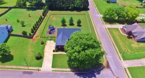 20 Bedford Falls Ct, Jefferson, GA 30549