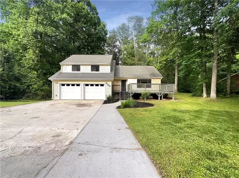 2140 Fern Valley Dr SW, Atlanta, GA 30331