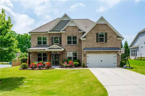 5425 W Point Dr, Cumming, GA 30040