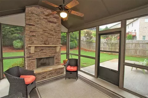 660 Eldridge Dr, Suwanee, GA 30024 photo 2