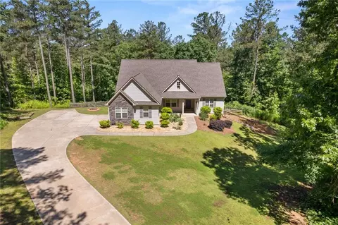 40 Pineland Dr, Newnan, GA 30263