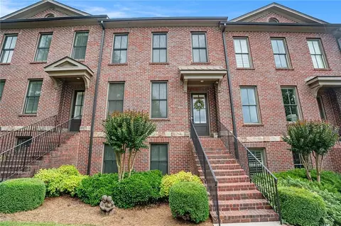 2048 Heathermere Way, Roswell, GA 30075