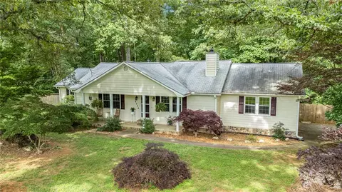 6226 Emerald Springs Dr SE, Acworth, GA 30102