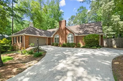 223 Hidden Ct, Winder, GA 30680