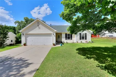 1180 Hillcrest Glenn Cir, Sugar Hill, GA 30518