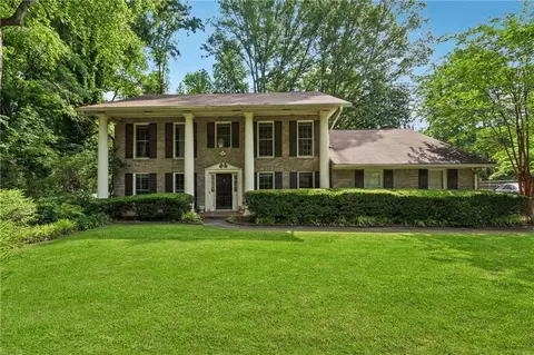 180 Corral Ct, Roswell, GA 30076