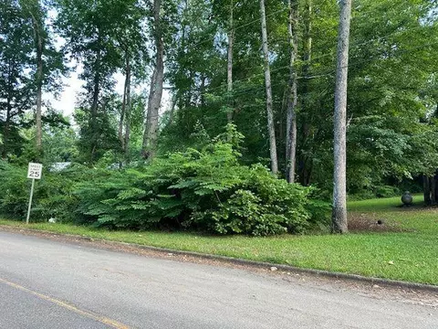 133 Central Lake Cir, Griffin, GA 30223