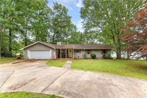 240 Brushy Creek Cir, Jackson, GA 30233