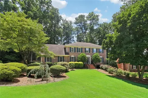 873 Angevine Ct SW, Lilburn, GA 30047