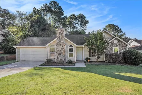 137 Willow Springs Ln, Stockbridge, GA 30281