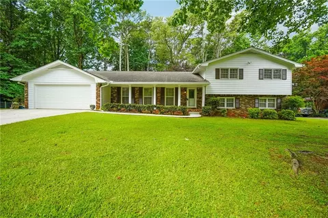 5724 Four Winds Dr SW, Lilburn, GA 30047