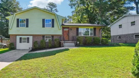 8760 Homewood Dr, Riverdale, GA 30274
