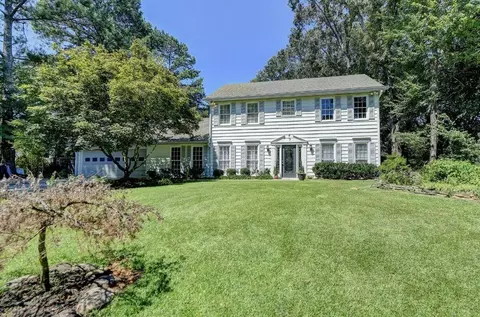 995 Hazel Ct SW, Lilburn, GA 30047