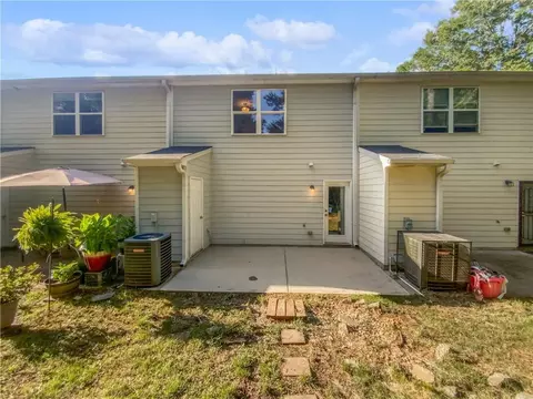 Exterior - 3583 Rock Ridge Dr, Rex, GA 30273 photo 2 of 3