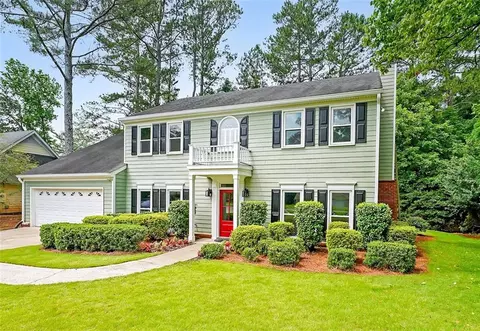 2695 Woods Ridge Dr, Alpharetta, GA 30022