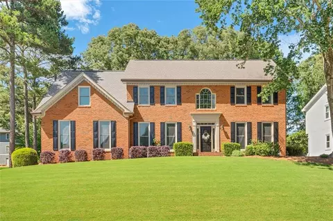 10735 Dunoon Dr, Alpharetta, GA 30022