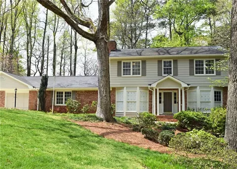 1472 Rochelle Dr, Dunwoody, GA 30338