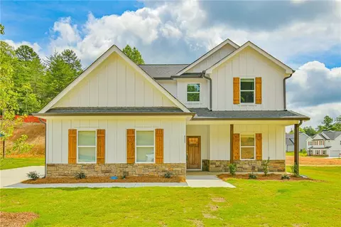 113 Featherwood Dr, Cornelia, GA 30531
