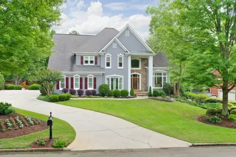 130 Chickering Lake Dr, Roswell, GA 30075