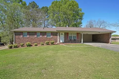103 Leigh Ln, Carrollton, GA 30117