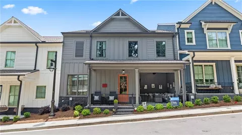5627 Pine St, Flowery Branch, GA 30542