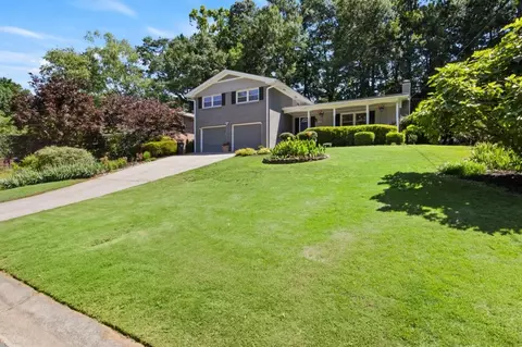 4107 Admiral Dr, Chamblee, GA 30341 photo 2