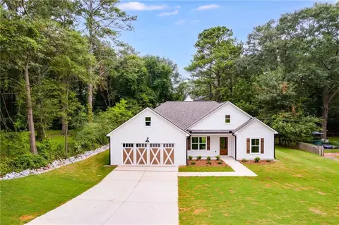 104 B Smith Dr, Carrollton, GA 30117