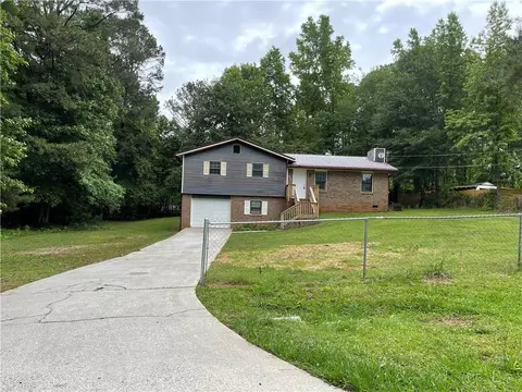 165 Sage Hill Dr, Carrollton, GA 30116