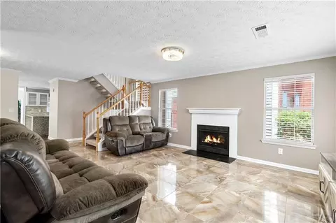 3945 Oak Glenn Dr, Duluth, GA 30096 photo 3