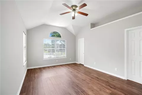 3945 Oak Glenn Dr, Duluth, GA 30096 photo 18