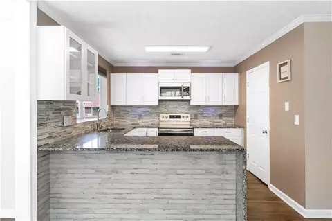 3945 Oak Glenn Dr, Duluth, GA 30096 photo 8