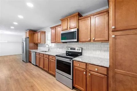 1975 Garden Dr, Gainesville, GA 30507