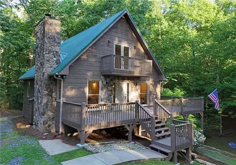 44 Monet Dr, Ellijay, GA 30540