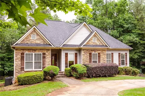 28 Ash Way NE, White, GA 30184