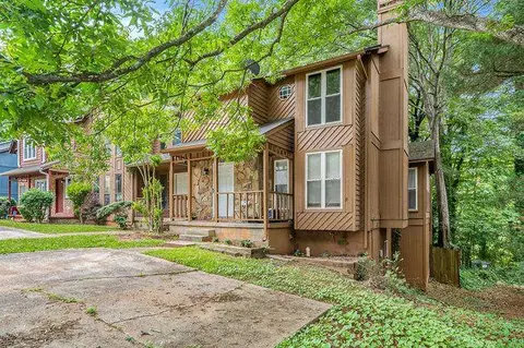 844 Brandy Oaks Ln, Stone Mountain, GA 30088